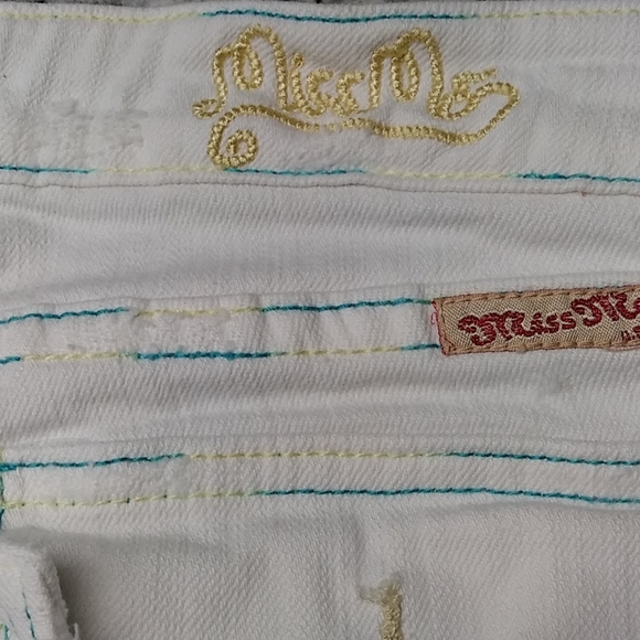 SOLD....Miss me white jeans - Picture 2 of 5